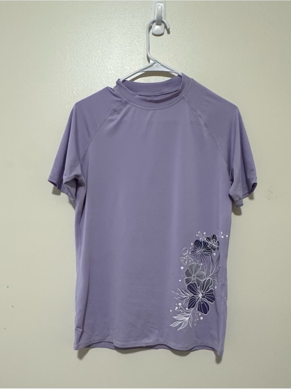 Women’s Lavender Athletic Performance Top Floral Print Size L